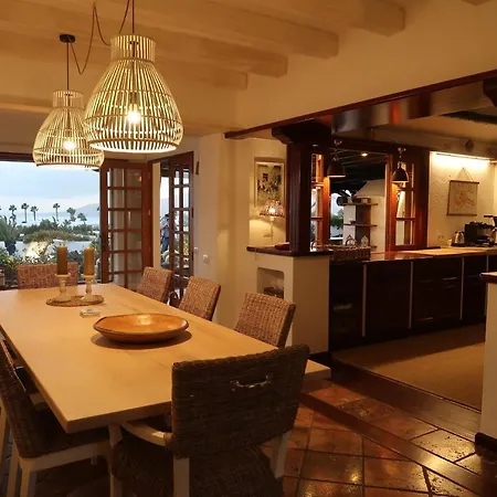 Villa Finca Paraiso - Finest With Incredible Views Over Puerto Del Carmen